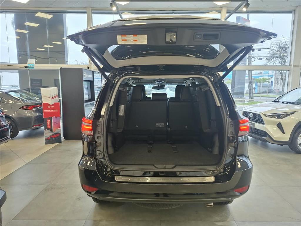 HILUX SW4 2.8 D-4D TURBO DIESEL SRX 7L 4X4 AUTOMÁTICO8