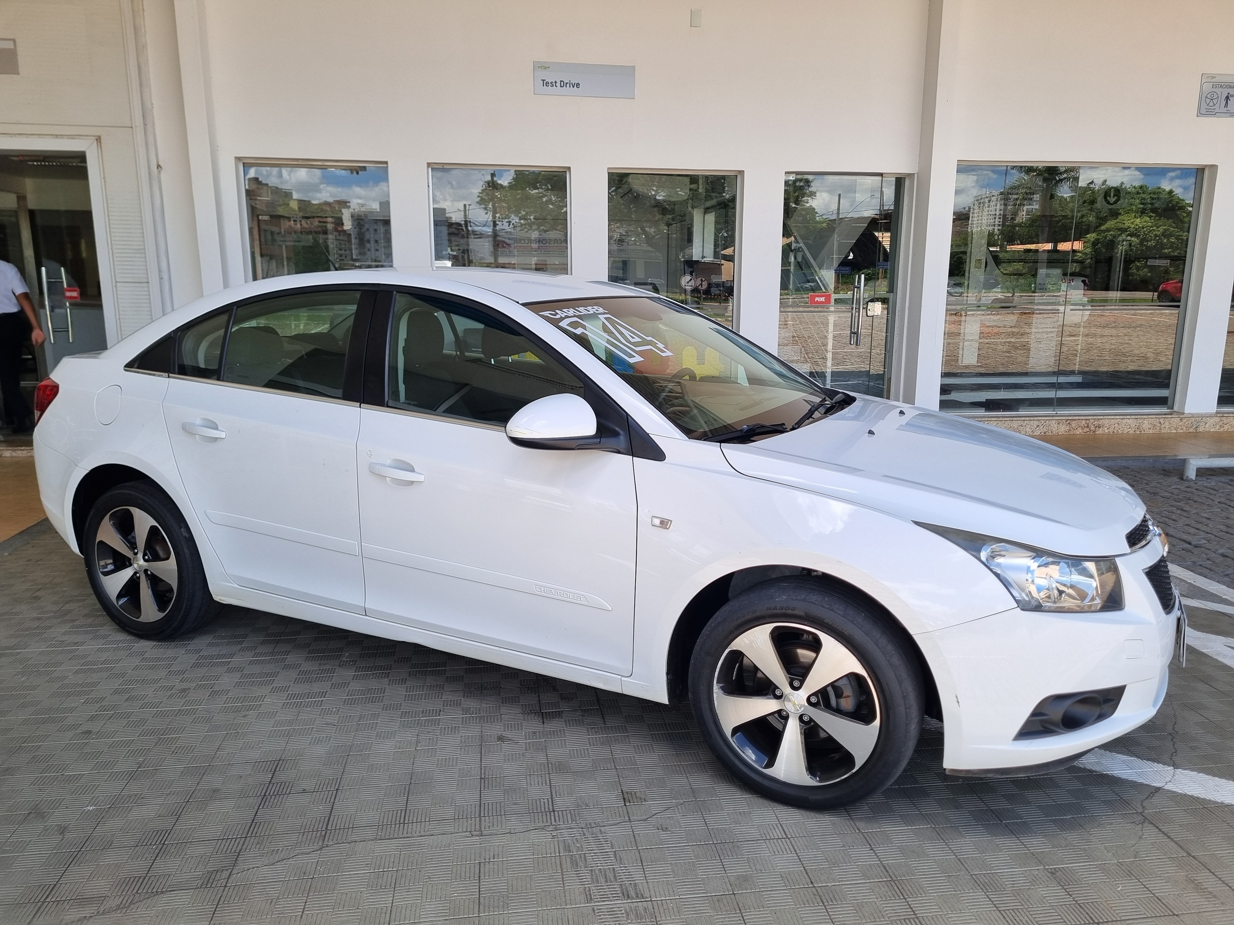 CRUZE 1.8 LT 16V FLEX 4P MANUAL4