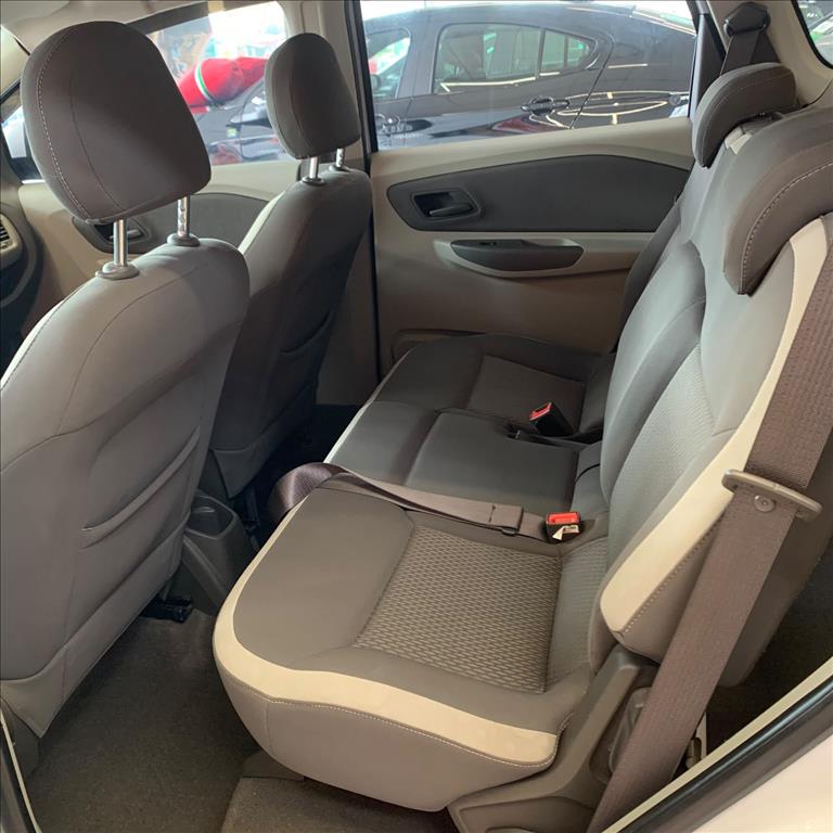 SPIN 1.8 LT 8V FLEX 4P MANUAL9