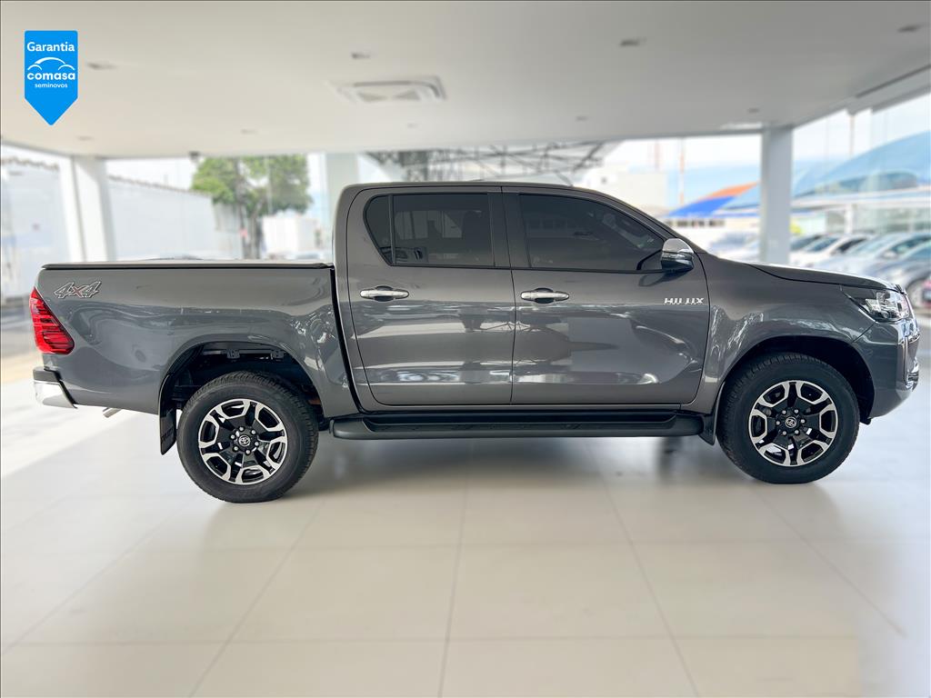 HILUX 2.8 D-4D TURBO DIESEL CD SRV 4X4 AUTOMÁTICO4