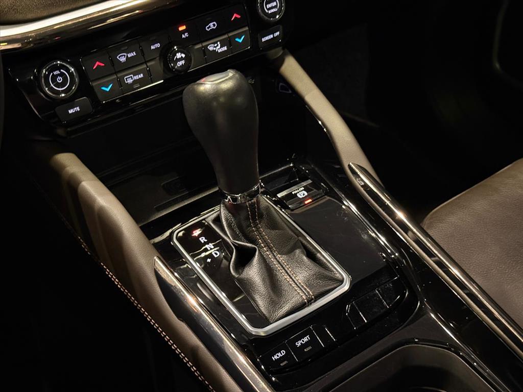 COMMANDER 1.3 T270 TURBO FLEX OVERLAND AT68