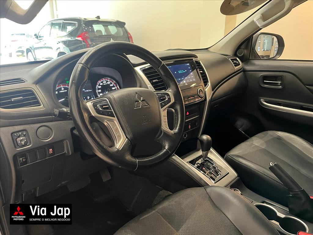 Mitsubishi-L200 TRITON-2.4 16V TURBO DIESEL SPORT HPE CD 4P 4X4 AUTOMÁTICO