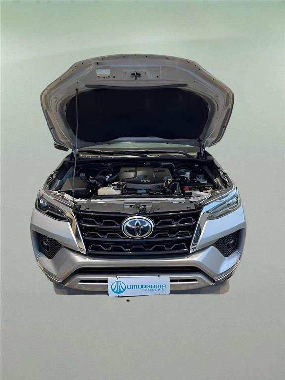 HILUX SW4 2.8 D-4D TURBO DIESEL SRX 7L 4X4 AUTOMÁTICO14