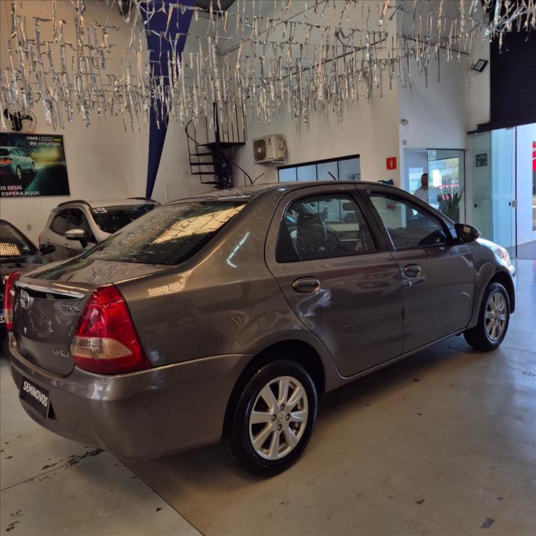 ETIOS 1.5 XLS SEDAN 16V FLEX 4P AUTOMÁTICO3