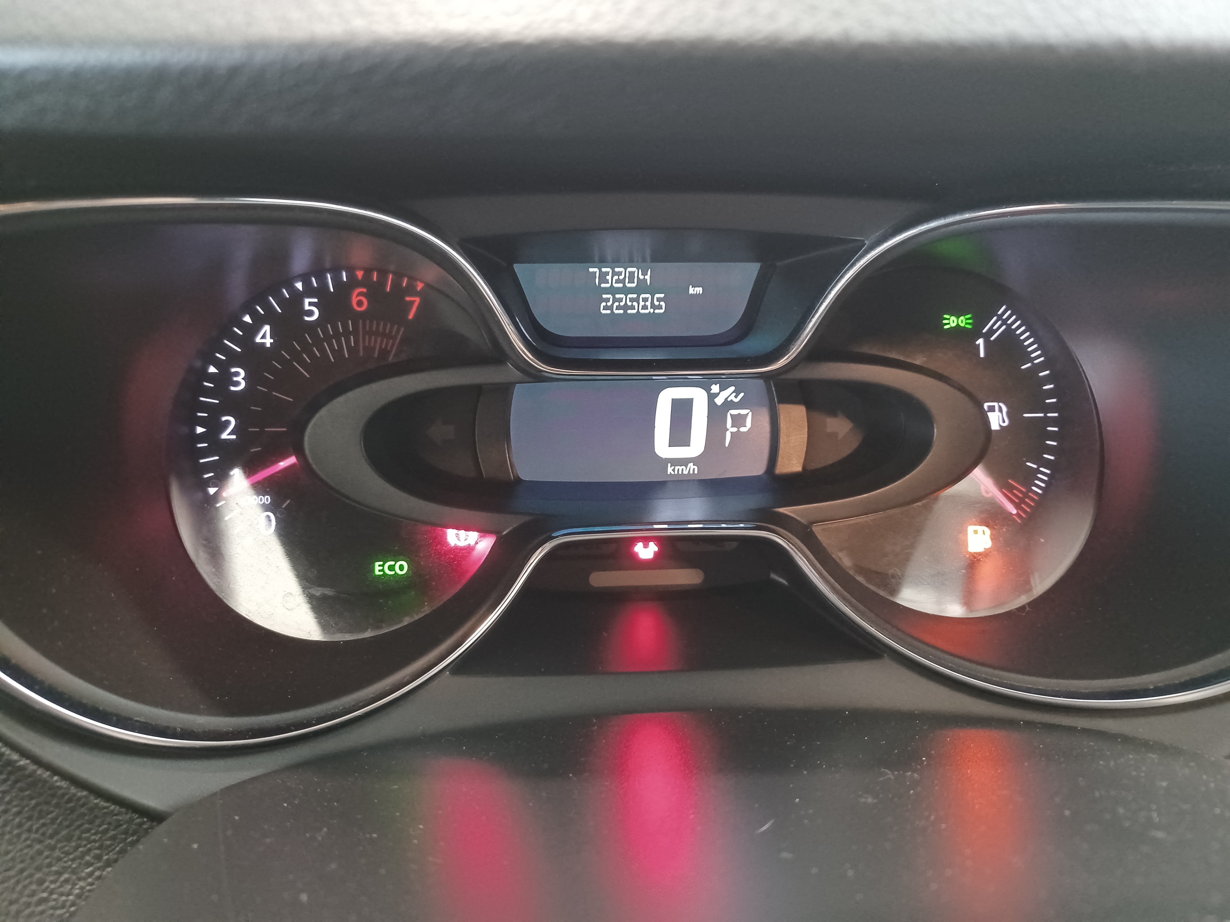 Renault-CAPTUR-1.6 16V SCE FLEX ZEN X-TRONIC