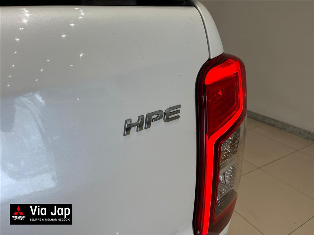 Mitsubishi-L200 TRITON-2.4 16V TURBO DIESEL SPORT HPE CD 4P 4X4 AUTOMÁTICO