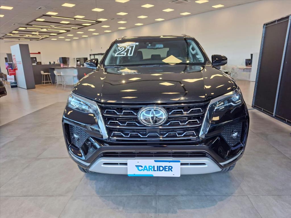 HILUX SW4 2.8 D-4D TURBO DIESEL SRX 4X4 AUTOMÁTICO