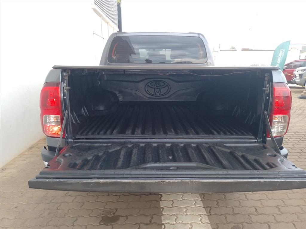 HILUX 2.8 D-4D TURBO DIESEL CD SRV 4X4 AUTOMÁTICO2