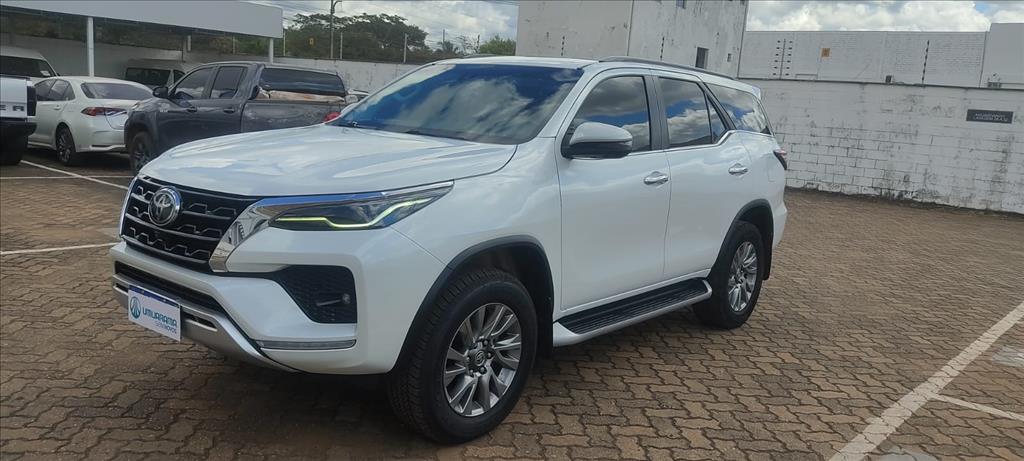 HILUX SW4 2.8 D-4D TURBO DIESEL SRX 4X4 AUTOMÁTICO1