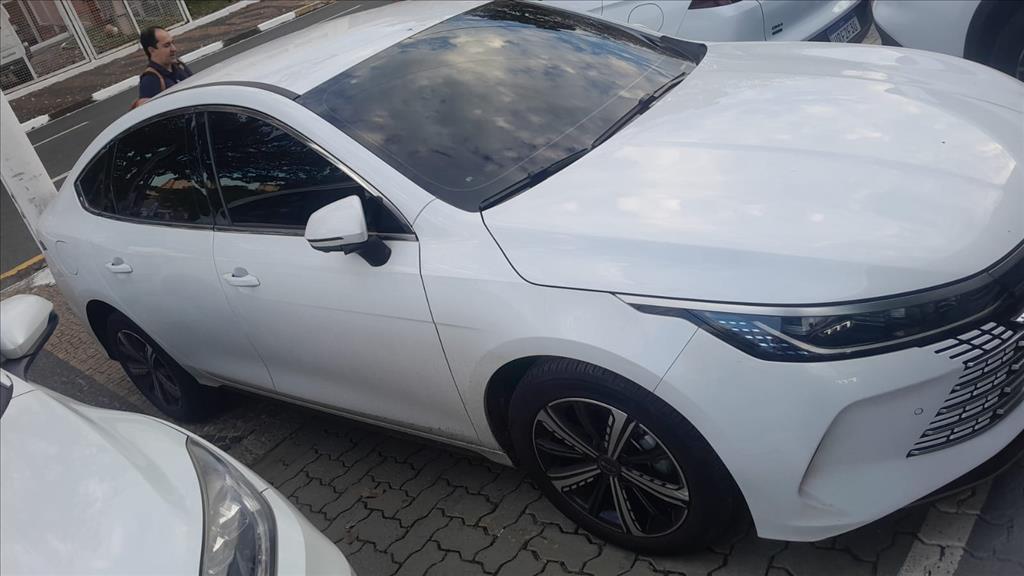 BYD King 1.5 Dm I PHEV Gl Automático - foto 3