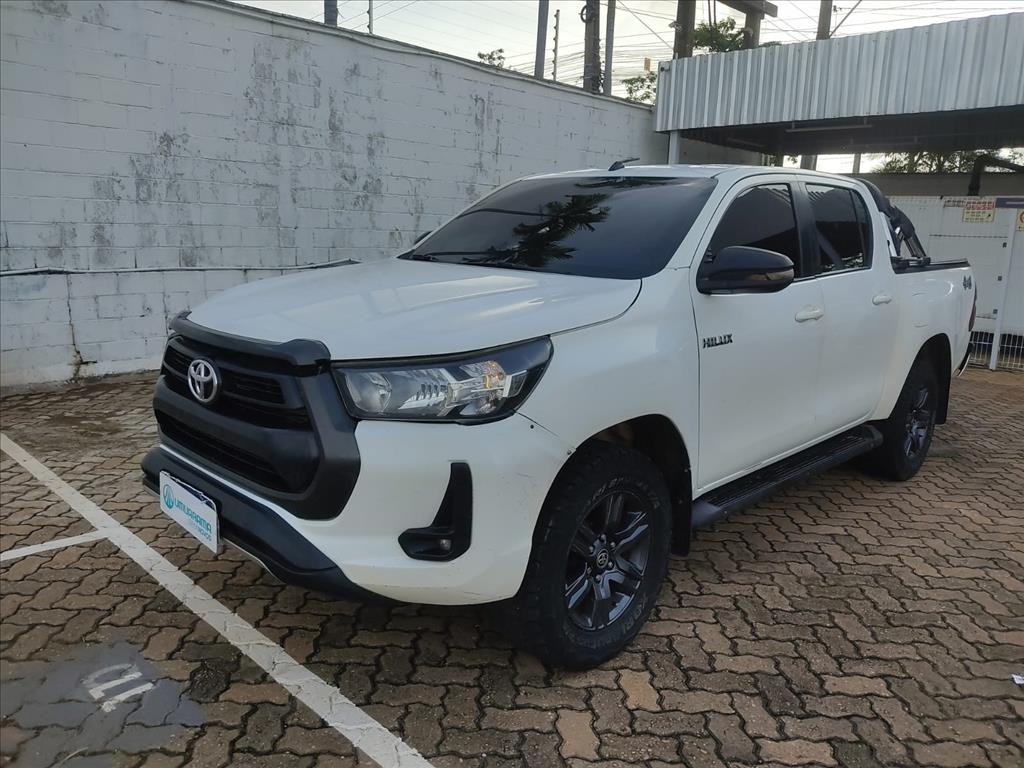 HILUX 2.8 D-4D TURBO DIESEL CD SR 4X4 AUTOMÁTICO1
