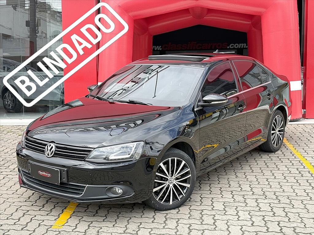 Volkswagen Jetta - 2.0 TSI HIGHLINE 200CV GASOLINA 4P TIPTRONIC