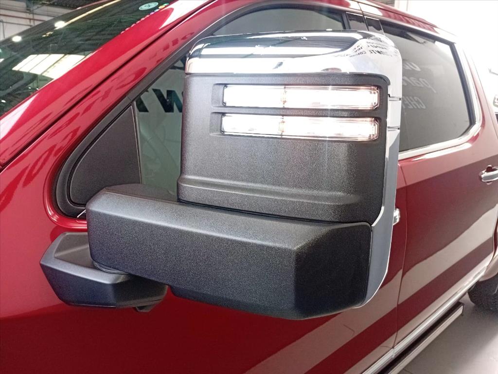 SILVERADO 5.3 V8 GASOLINA 1500 HIGH COUNTRY 4X4 AUTOMÁTICO