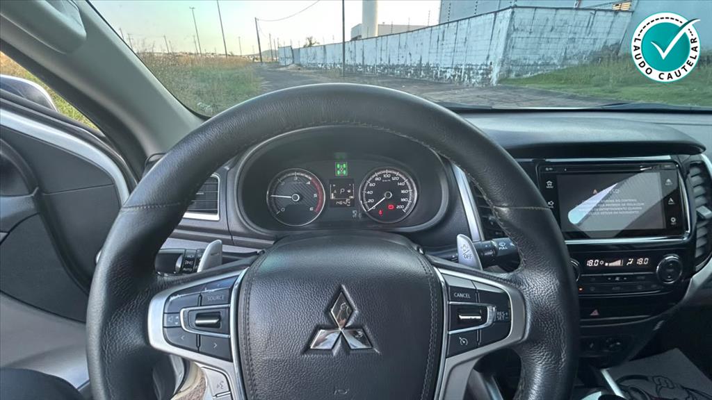 L200 TRITON 2.4 16V TURBO DIESEL SPORT HPE-S CD 4P 4X4 AUTOMÁTICO9