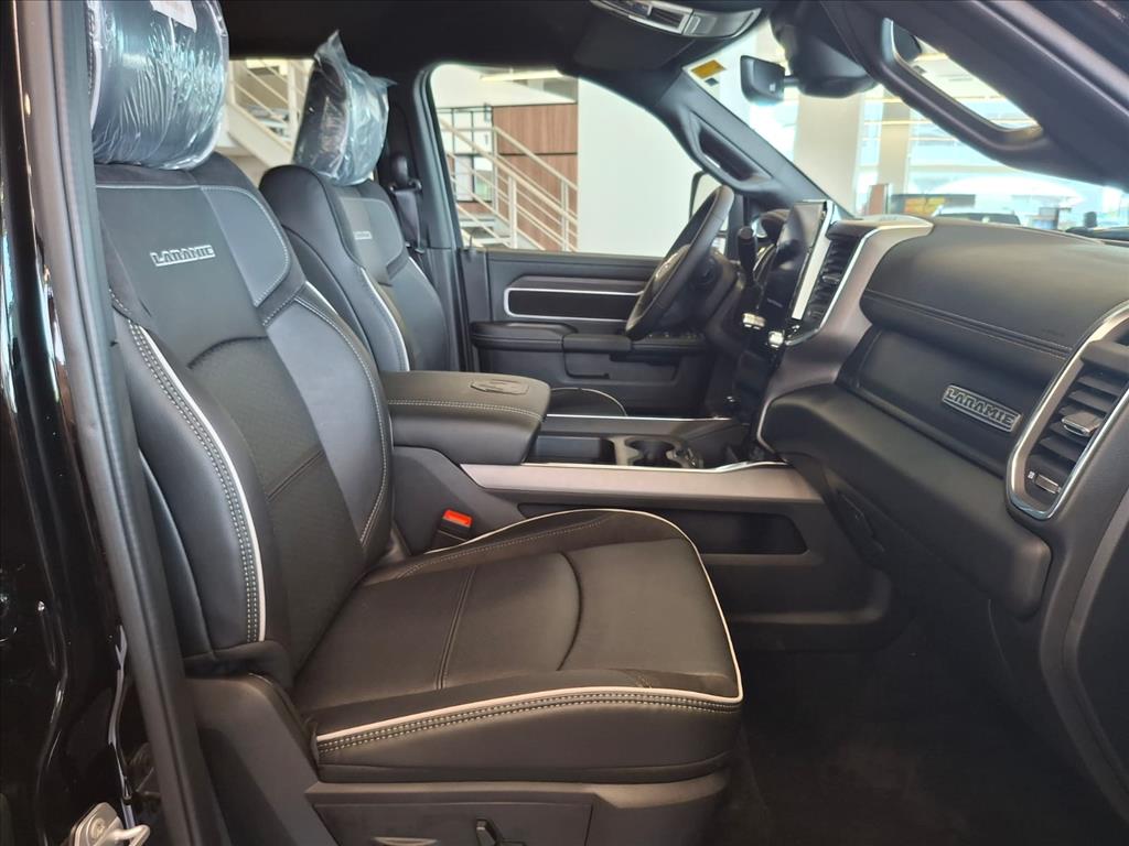 3500 6.7 I6 TURBO DIESEL LARAMIE NIGHT EDITION CD 4X4  AUTOMÁTICO13