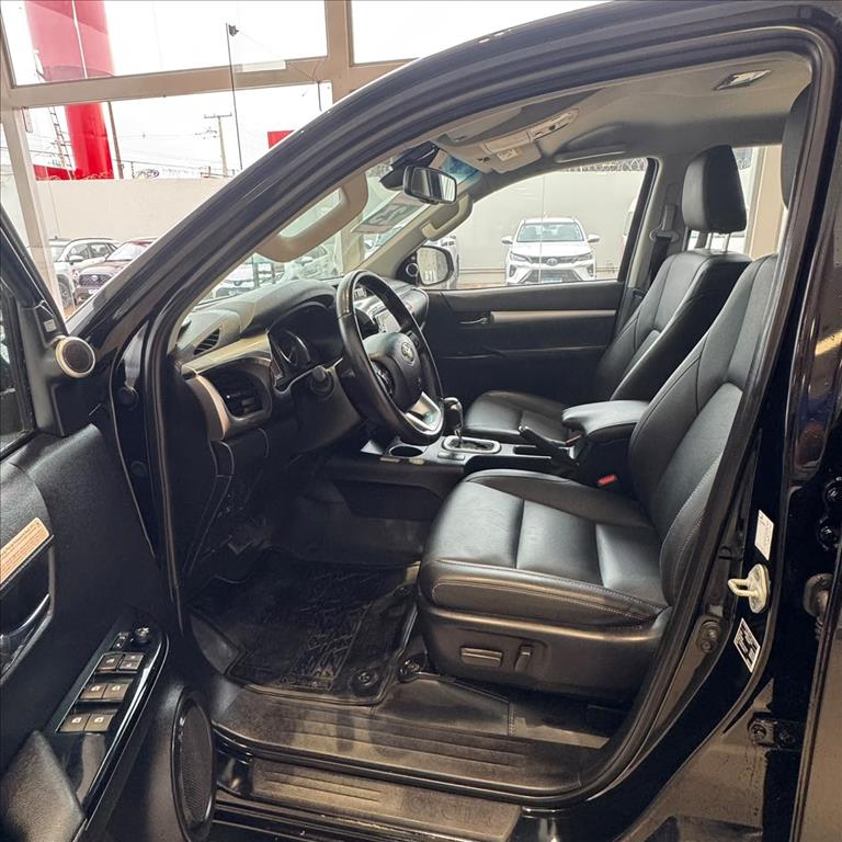 HILUX 2.8 D-4D TURBO DIESEL CD SRX 4X4 AUTOMÁTICO7
