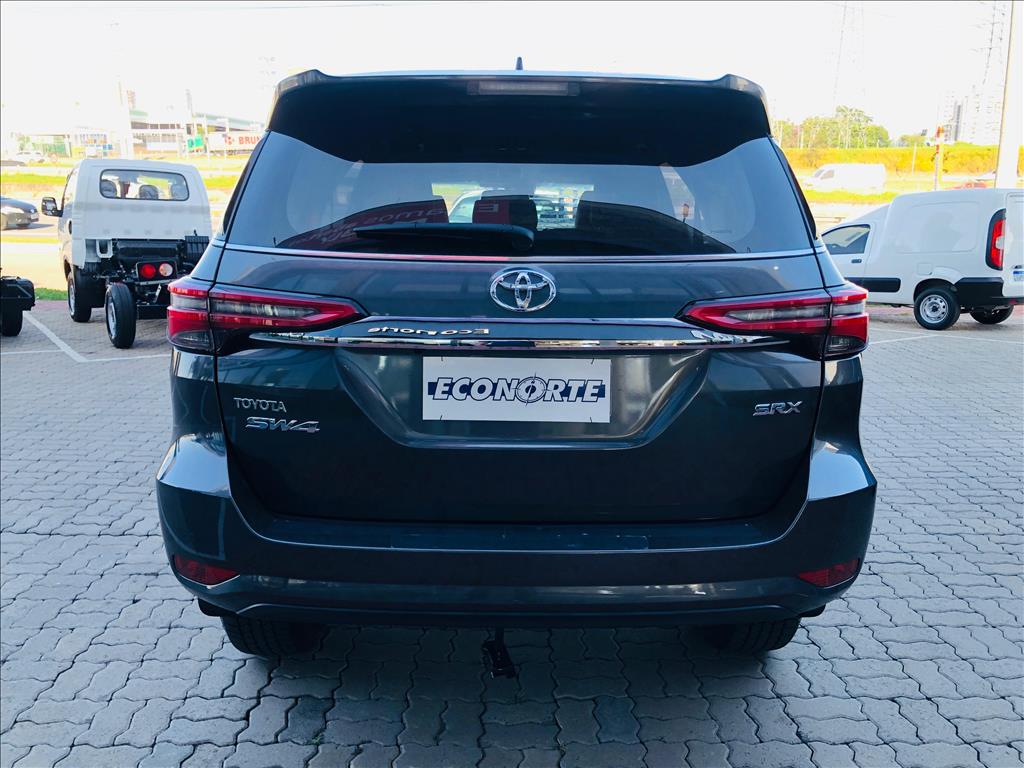 HILUX SW4 2.8 D-4D TURBO DIESEL SRX 4X4 AUTOMÁTICO4