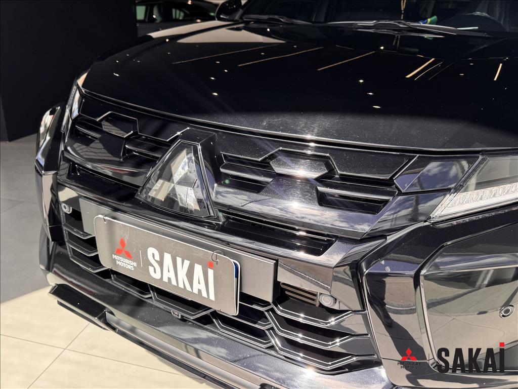 Mitsubishi-PAJERO SPORT-2.4 16V MIVEC TURBO DIESEL LEGEND BLACK AWD AUTOMÁTICO