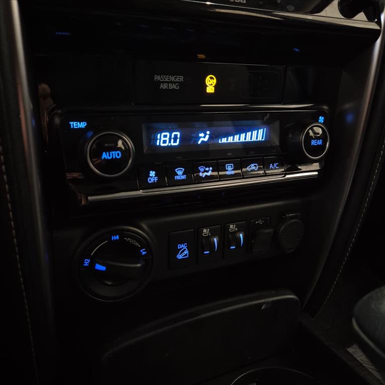 HILUX 2.8 D-4D TURBO DIESEL CD SRX 4X4 AUTOMÁTICO8