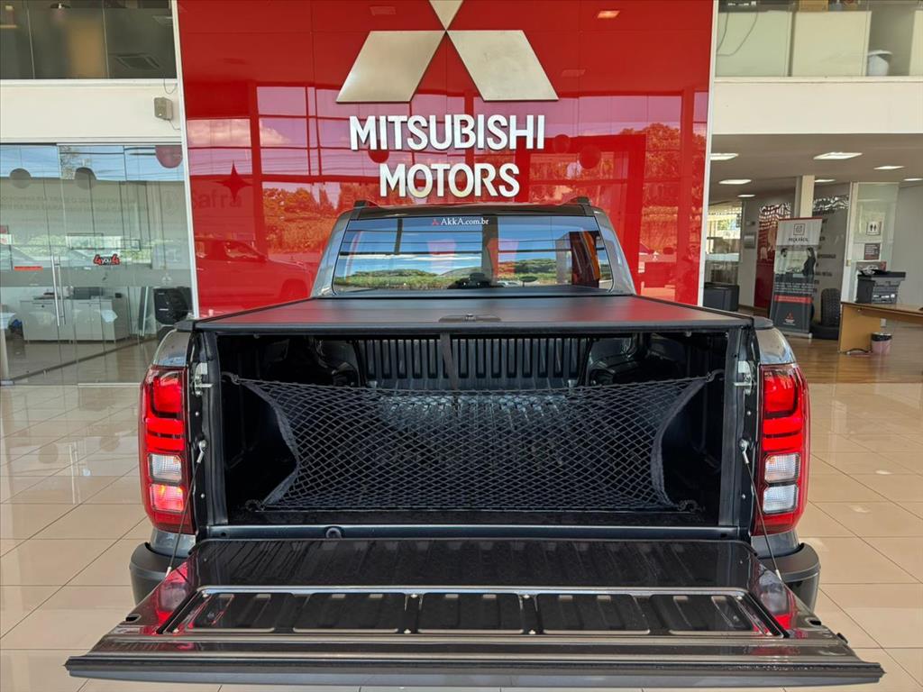 Mitsubishi-TRITON-2.4 BITURBO DIESEL CD TARMAC 4X2 AUTOMÁTICO