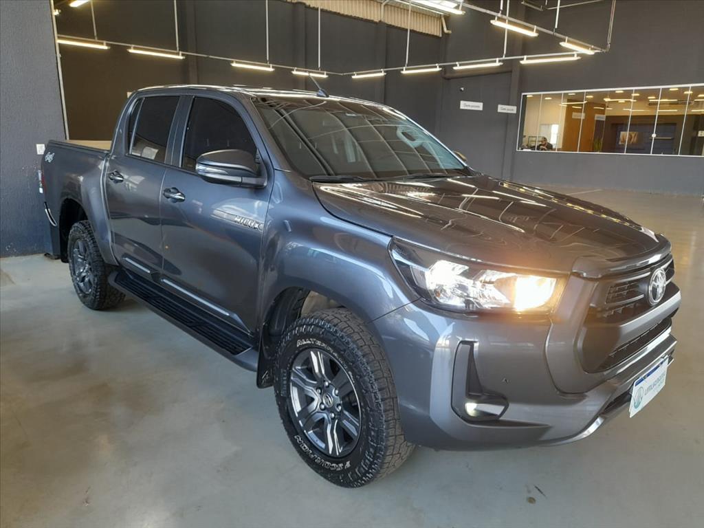 HILUX 2.8 D-4D TURBO DIESEL CD SR 4X4 AUTOMÁTICO2