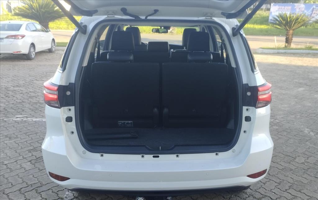 HILUX SW4 2.8 D-4D TURBO DIESEL SRX PLATINUM 7L 4X4 AUTOMÁTICO6