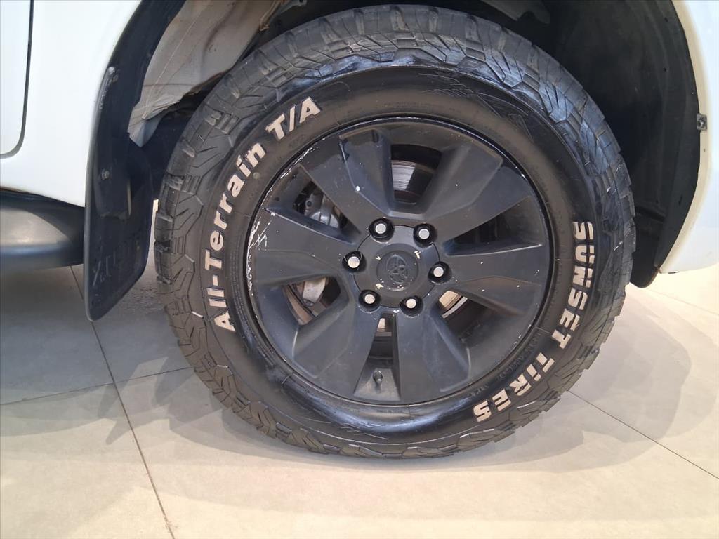 HILUX 2.8 D-4D TURBO DIESEL CD POWER PACK 4X4 AUTOMÁTICO9