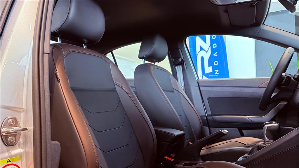 VIRTUS 1.0 200 TSI HIGHLINE AUTOMÁTICO11
