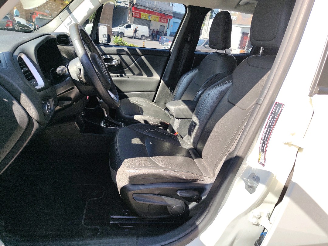 RENEGADE 1.8 16V FLEX LONGITUDE 4P AUTOMÁTICO11