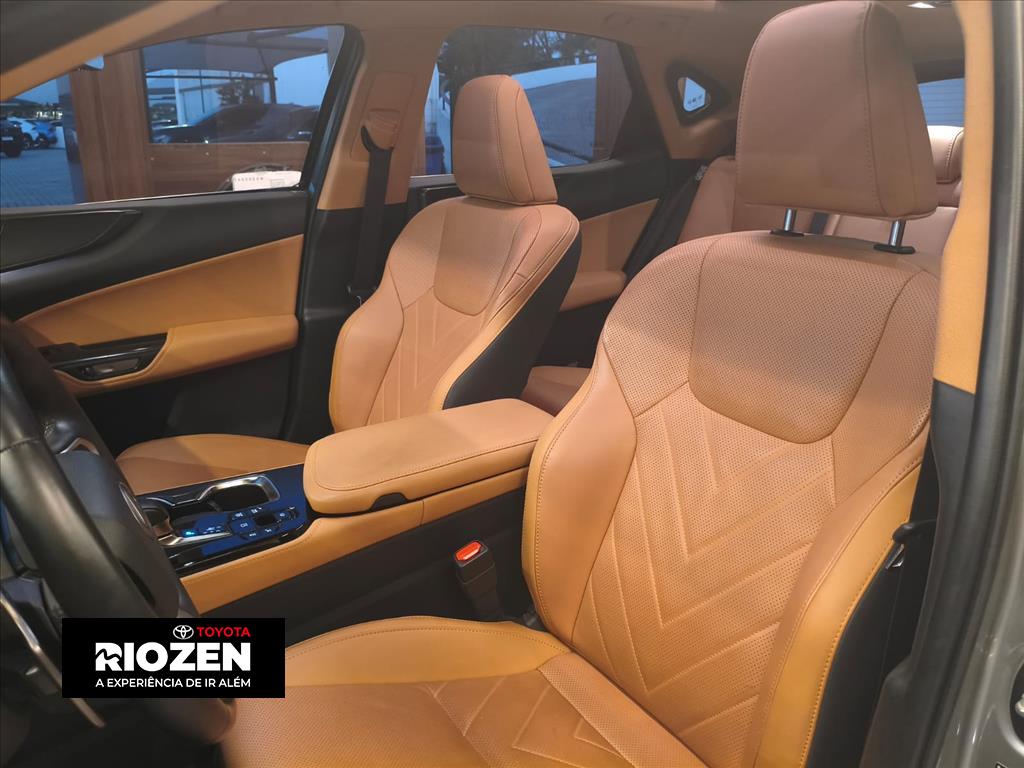 NX 450h+ 2.5 PHEV AWD CVT8