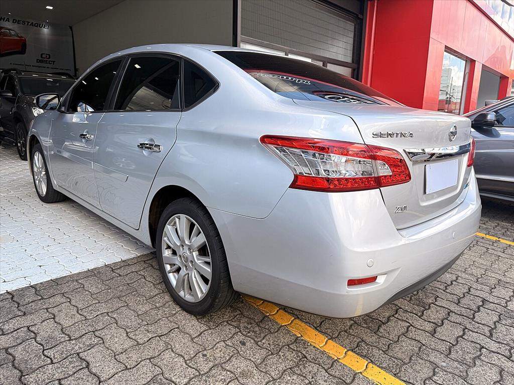 Nissan Sentra - 2.0 SL 16V FLEX 4P AUTOMÁTICO