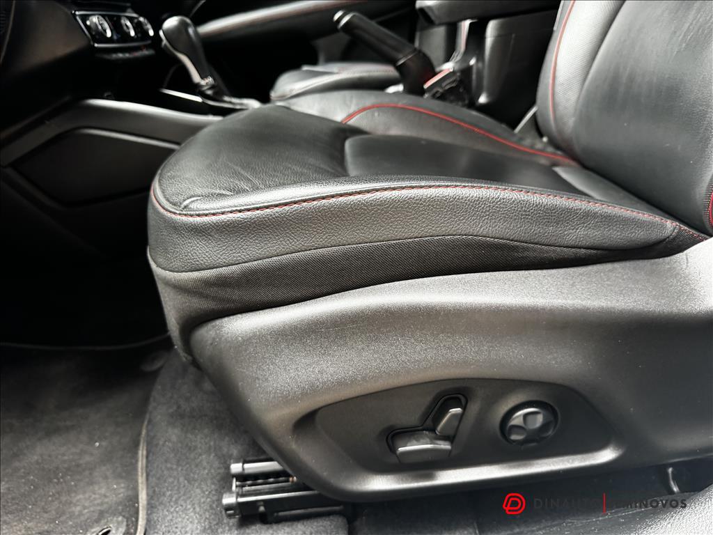 Fiat-TORO-2.0 16V TURBO DIESEL ULTRA 4WD AT9
