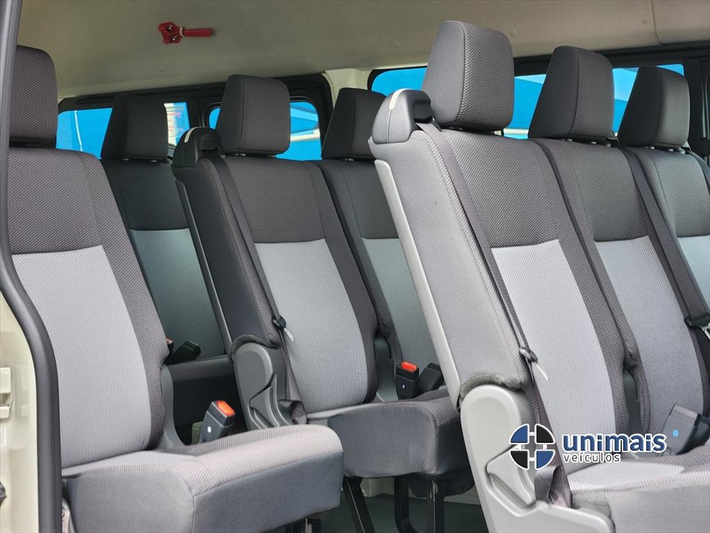 TOYOTA HIACE 2.8 D-4D TURBO DIESEL MINIBUS 15+1 DX AUTOMÁTICO — foto 21