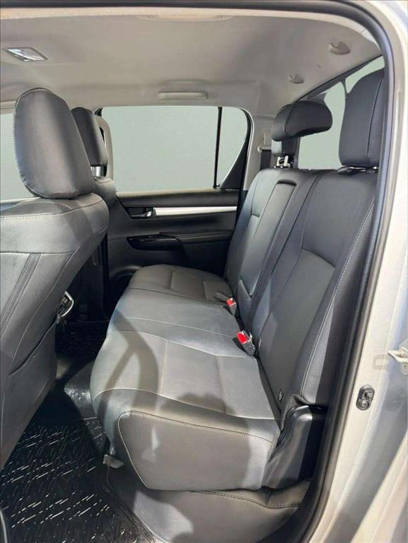 HILUX 2.8 D-4D TURBO DIESEL CD SRX PLUS 4X4 AUTOMÁTICO13