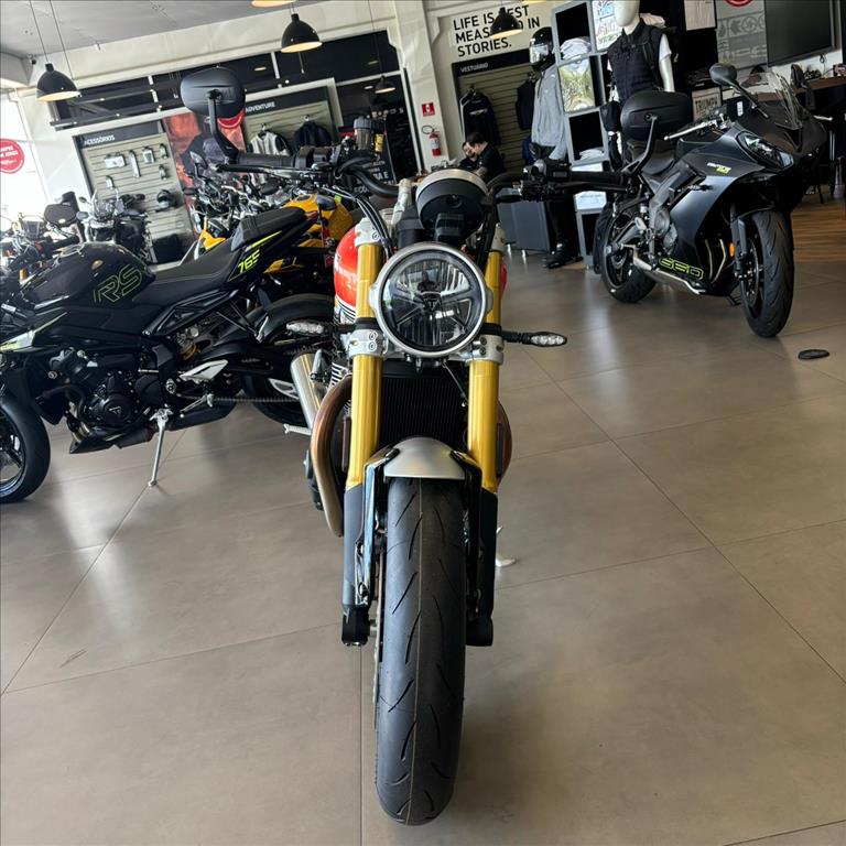 TRIUMPH-SPEED-TWIN RS