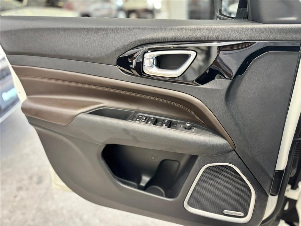 COMMANDER 1.3 T270 TURBO FLEX OVERLAND AT611 COMMANDER 1.3 T270 TURBO FLEX OVERLAND AT611