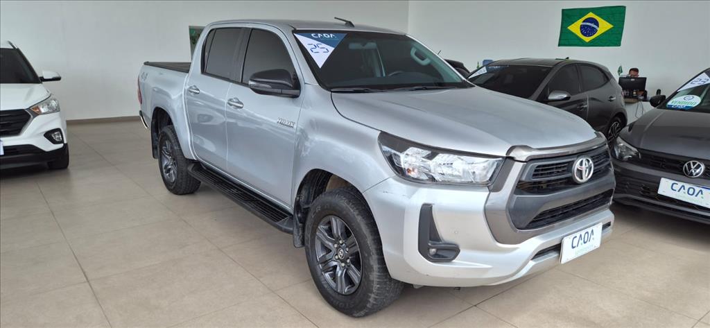 Toyota-HILUX-2.8 D-4D TURBO DIESEL CD SR 4X4 AUTOMÁTICO