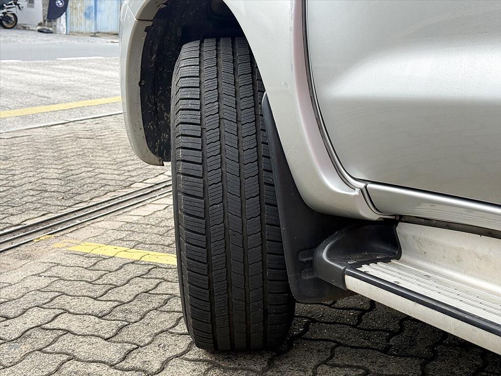 Toyota Hilux - 3.0 SRV 4X4 CD 16V TURBO INTERCOOLER DIESEL 4P AUTOMÁTICO