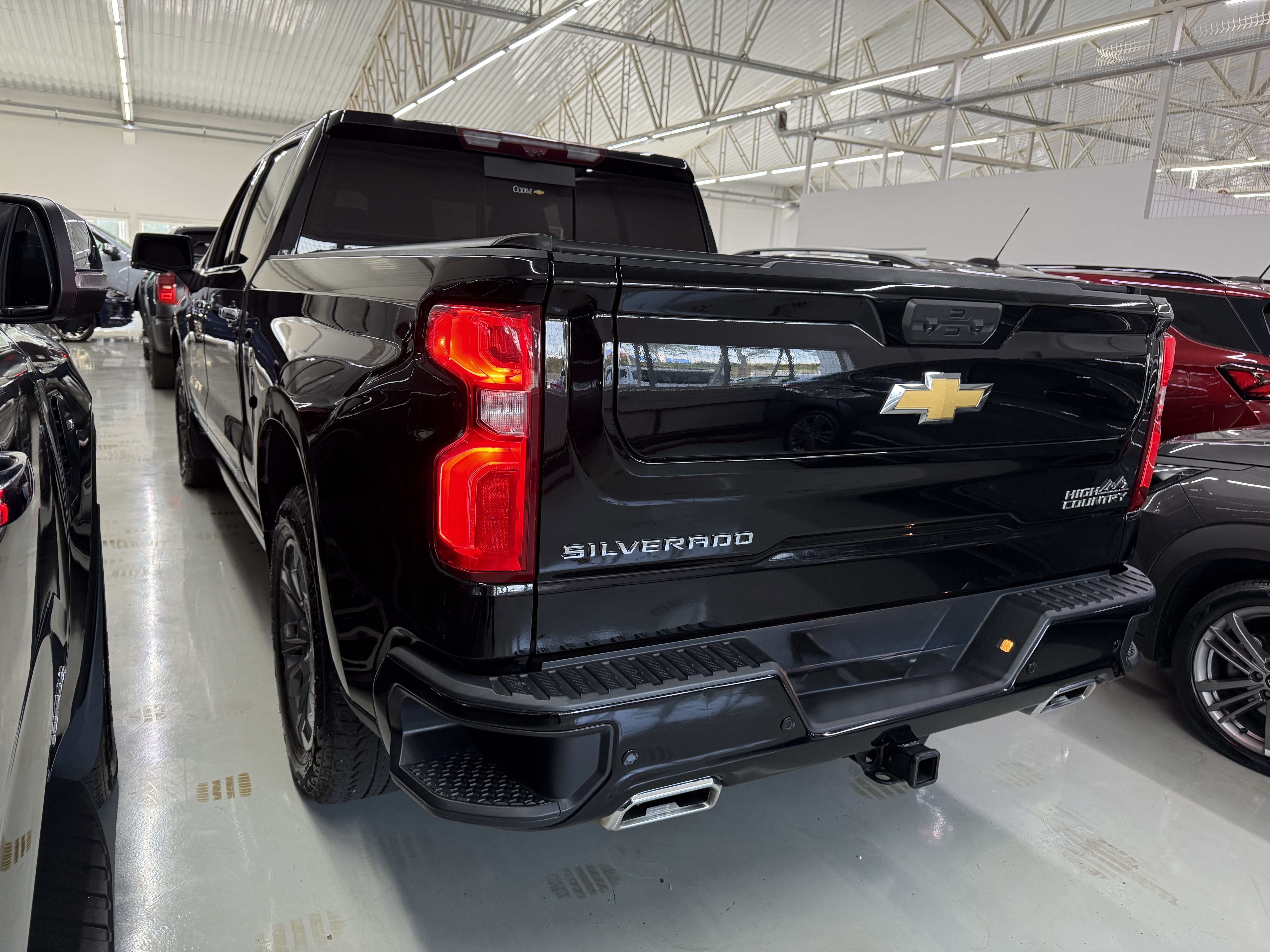 SILVERADO 5.3 V8 GASOLINA 1500 HIGH COUNTRY 4X4 AUTOMÁTICO4