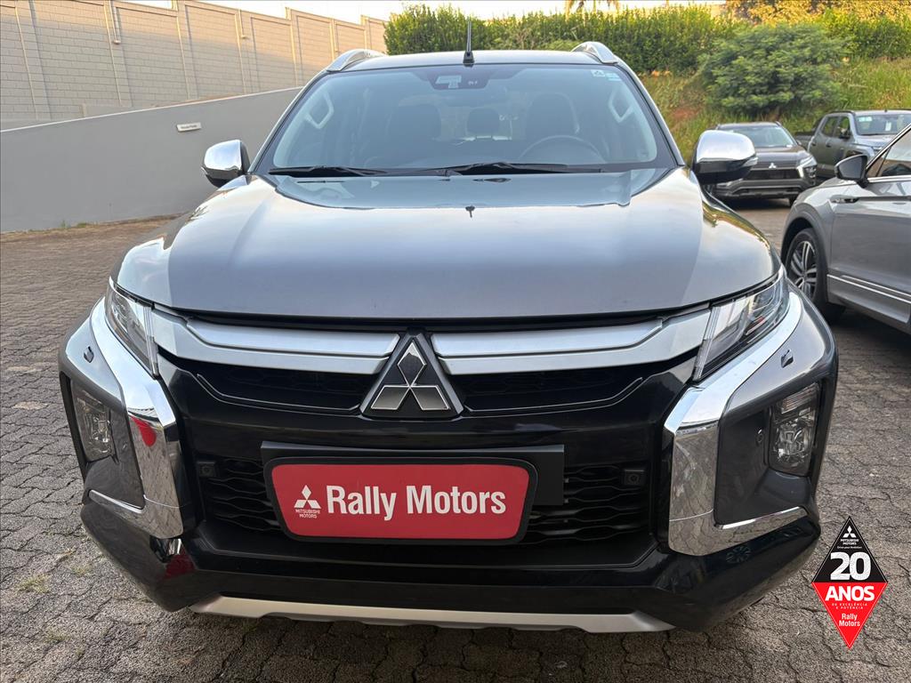 Mitsubishi-L200 TRITON-2.4 16V TURBO DIESEL SPORT HPE-S CD 4P 4X4 AUTOMÁTICO