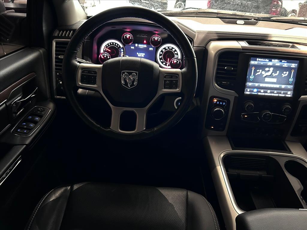 CLASSIC 5.7 V8 GASOLINA LARAMIE NIGHT EDITION CD 4X4 AUTOMÁTICO6