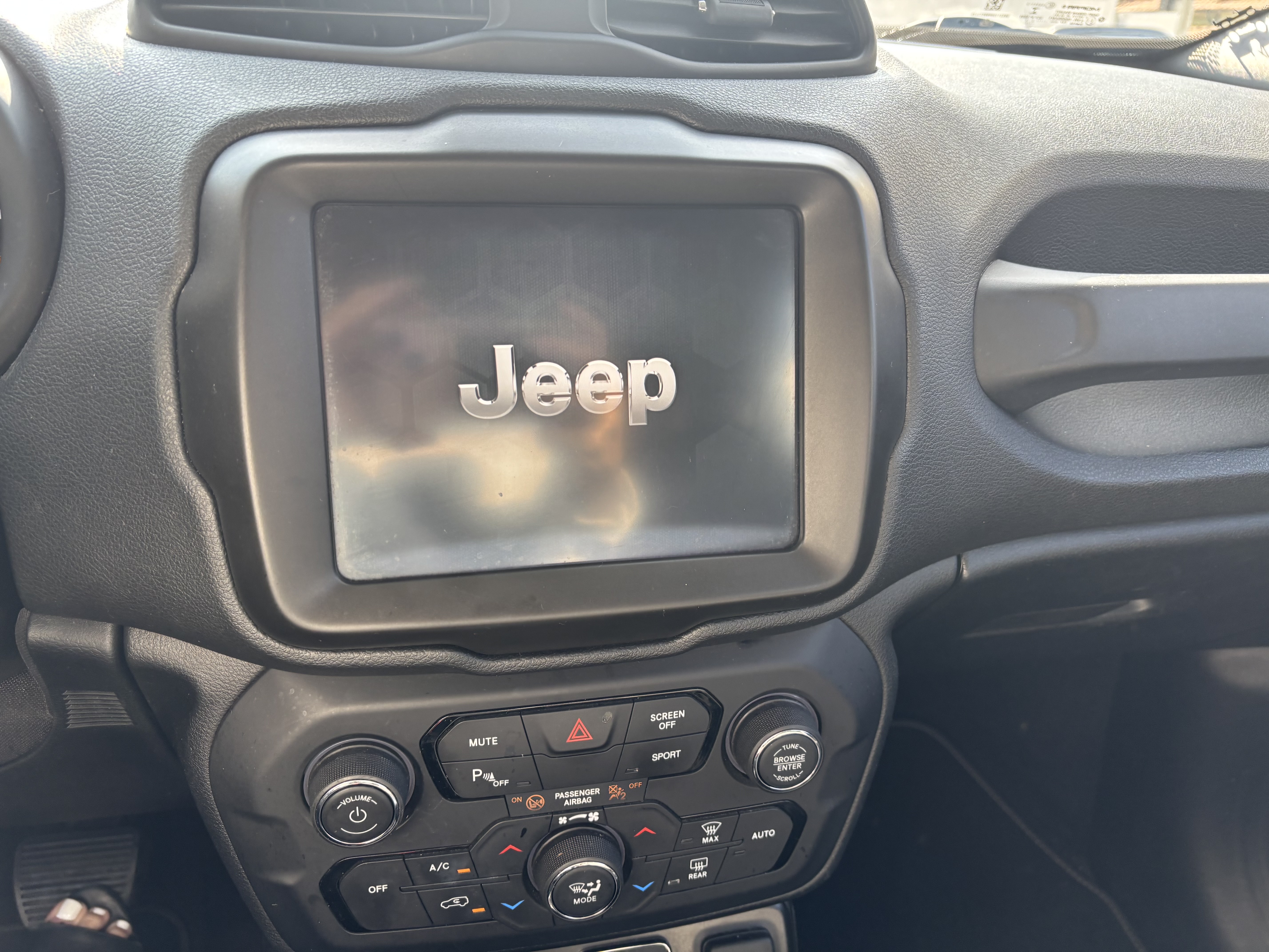 RENEGADE 1.8 16V FLEX LONGITUDE 4P AUTOMÁTICO8