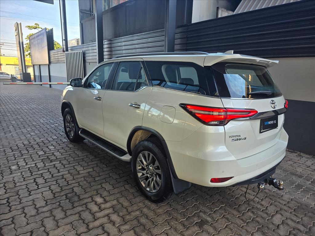 HILUX SW4 2.8 D-4D TURBO DIESEL SRX 4X4 AUTOMÁTICO8
