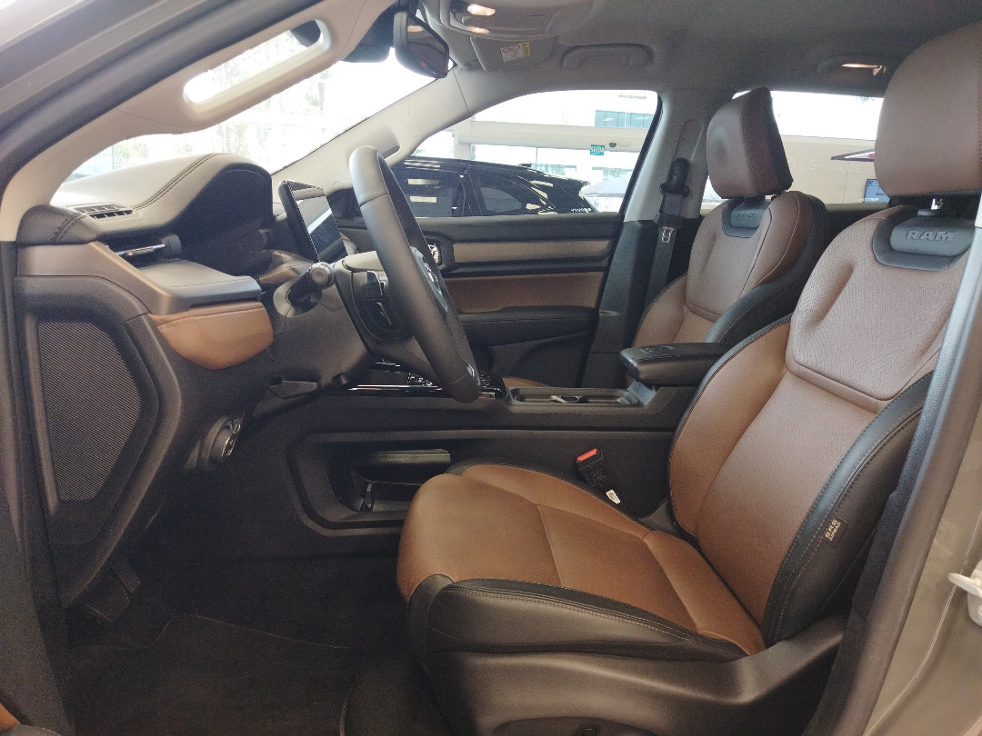 RAMPAGE 2.0 TURBO DIESEL LARAMIE 4X4 AUTOMÁTICO8