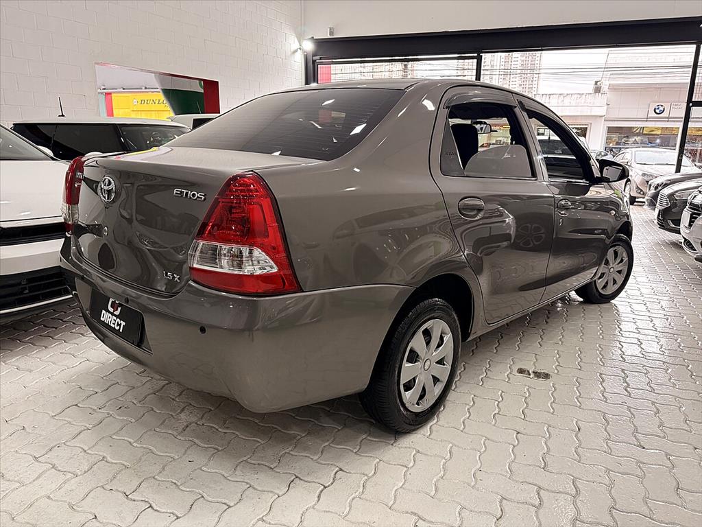 Toyota Etios - 1.5 X SEDAN 16V FLEX 4P AUTOMÁTICO