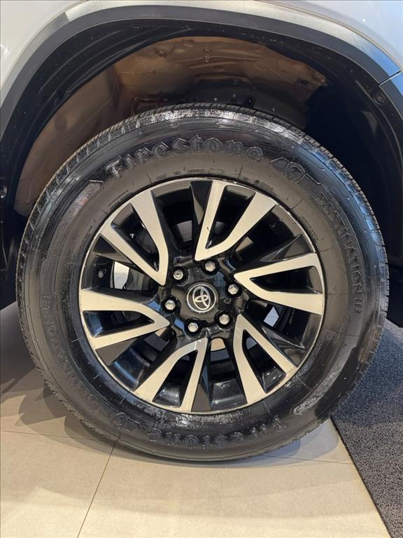 HILUX SW4 2.8 D-4D TURBO DIESEL SRX 7L 4X4 AUTOMÁTICO15