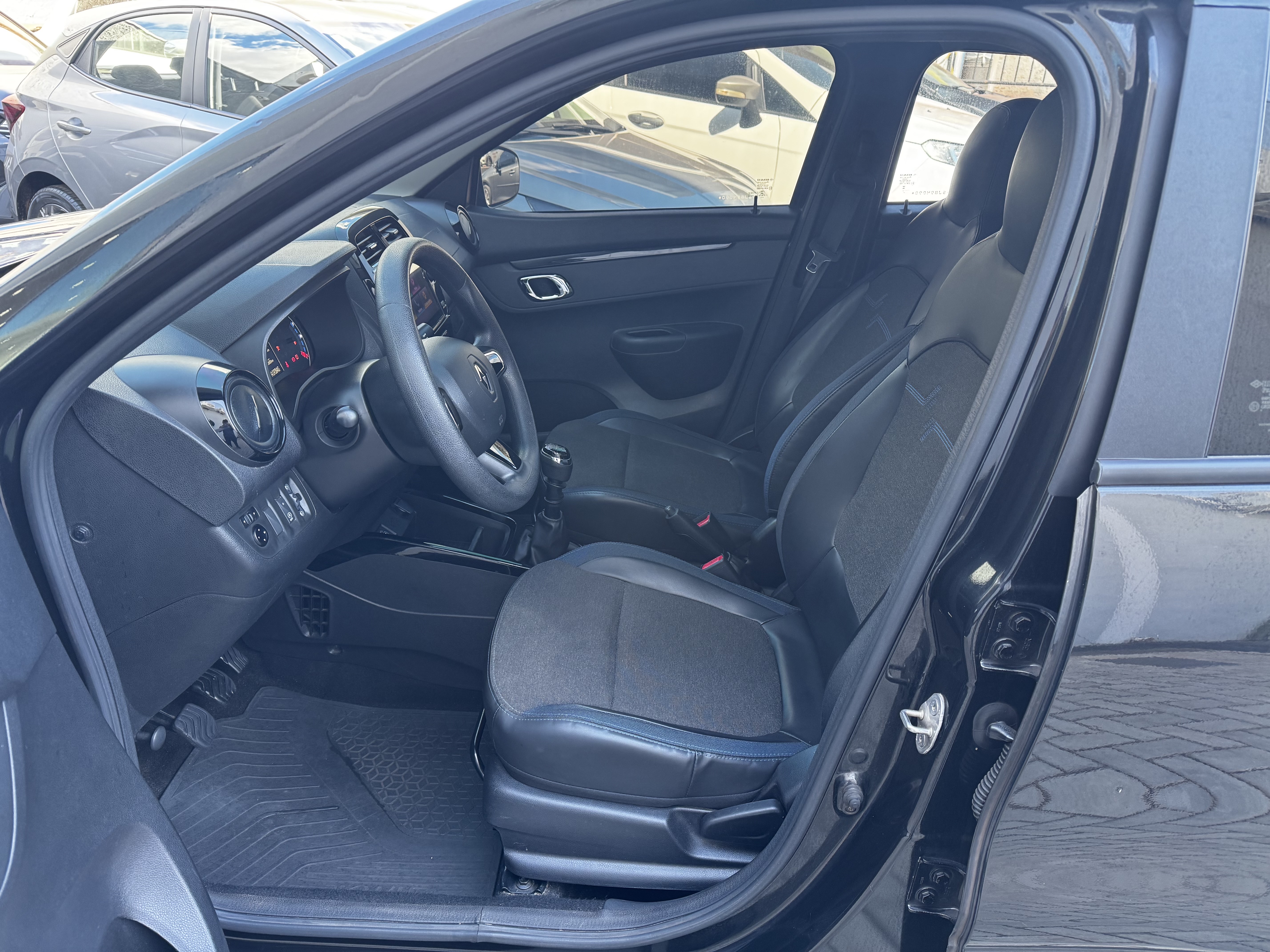 KWID 1.0 12V SCE FLEX INTENSE MANUAL6