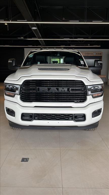 2500 6.7 I6 TURBO DIESEL LARAMIE NIGHT EDITION CD 4X4 AUTOMÁTICO0