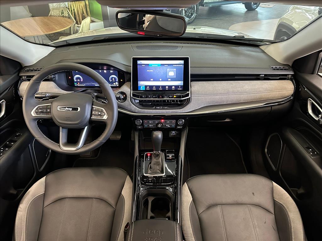 COMMANDER 1.3 T270 TURBO FLEX LIMITED AT66