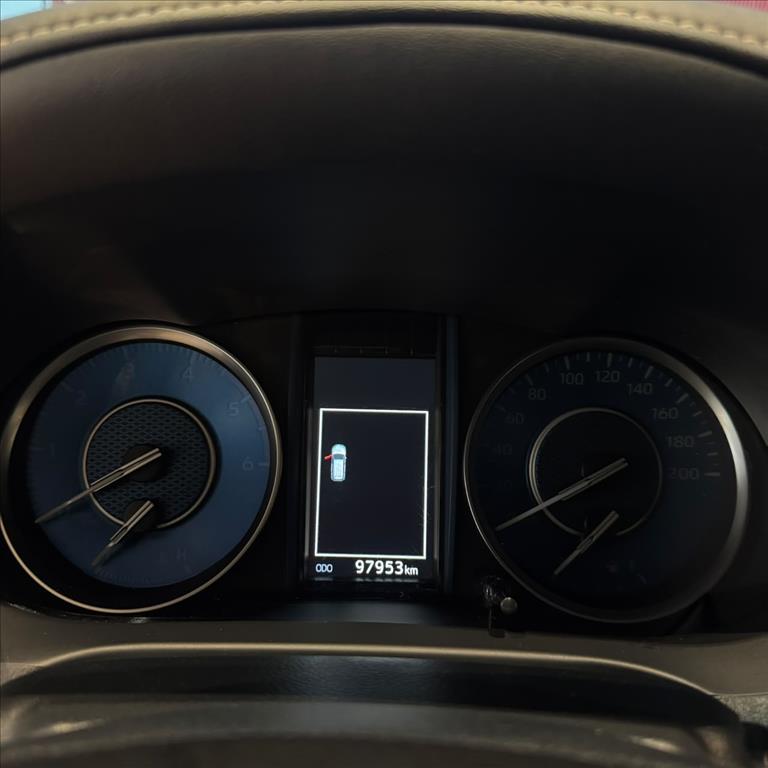HILUX SW4 2.8 D-4D TURBO DIESEL SRX 7L 4X4 AUTOMÁTICO10